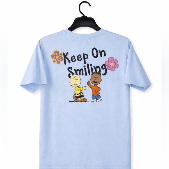 Peanuts Junior's "Keep on Smiling" Sz 3-5 Light Blue T-Shirt W Crocheted design - Picture 2 of 2